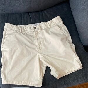 Spoke sharp Cream Shorts  34